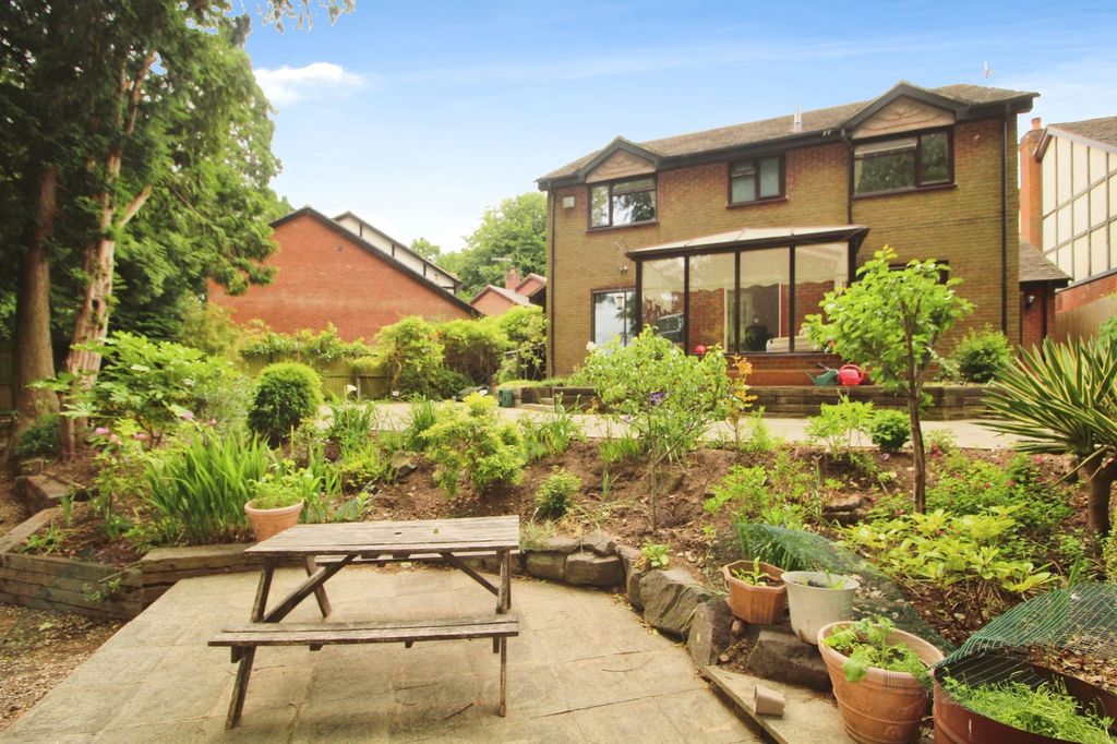 Property photo 2 of 33