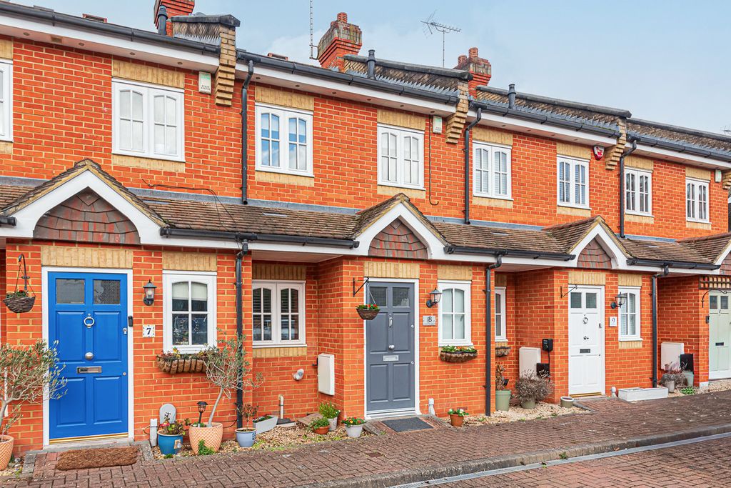 Property photo 1 of 15 Front Aspect