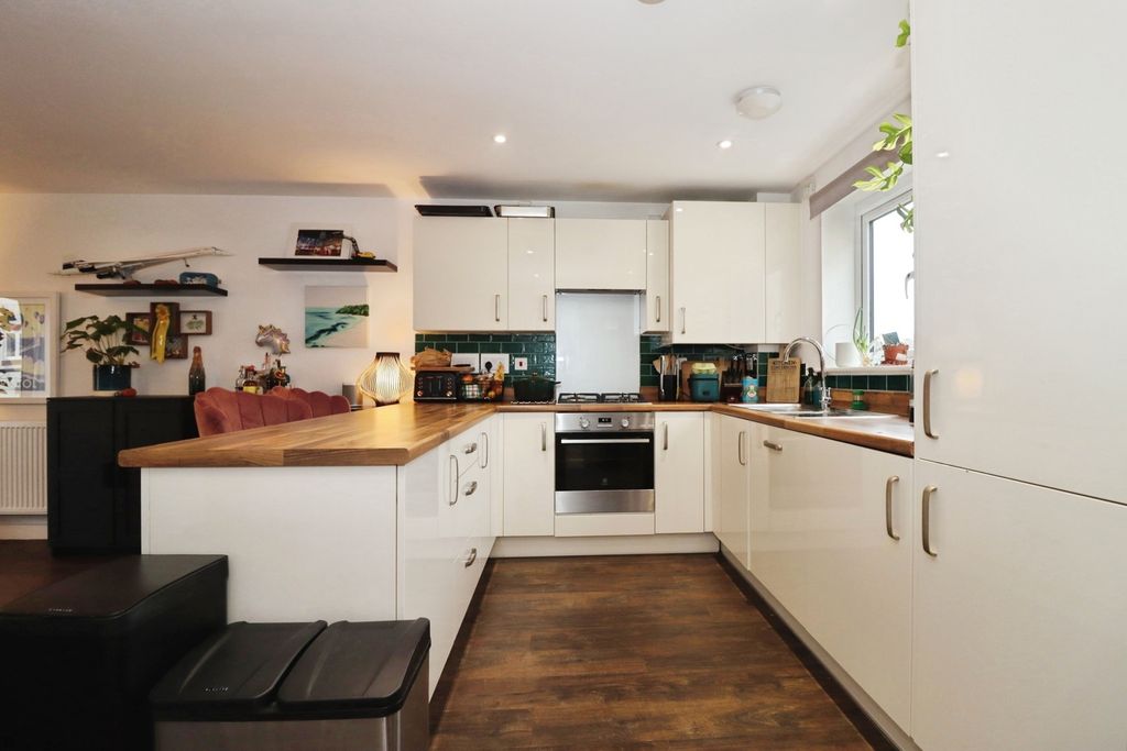 Property photo 2 of 12 Pbox-Img.Jpg