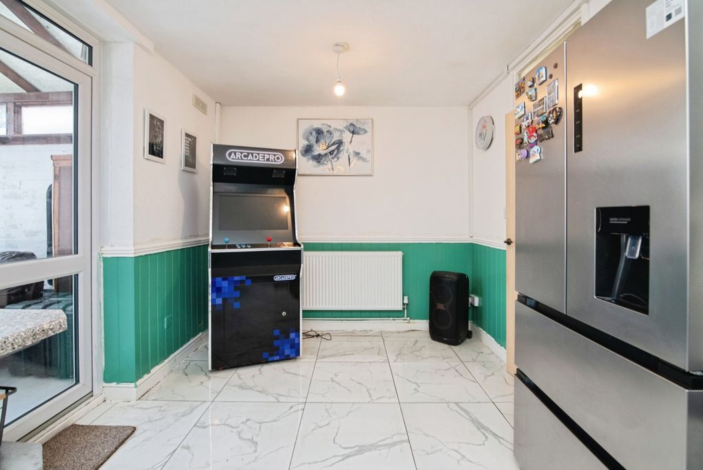 Property photo 2 of 20 Pbox-Img.Jpg