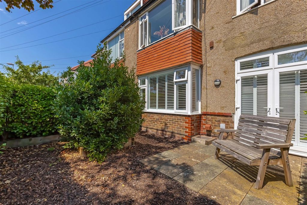 Property photo 1 of 20 Aglaia Rd_4.Jpg