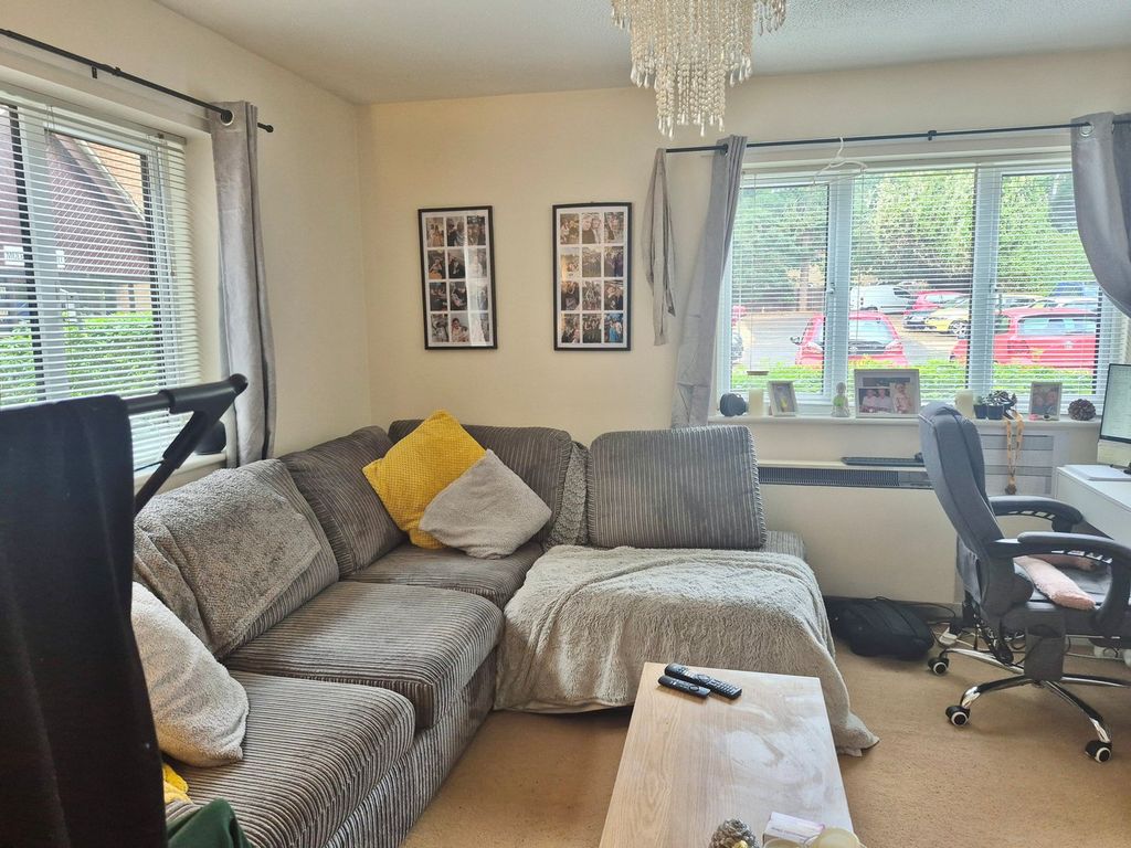 Property photo 2 of 5