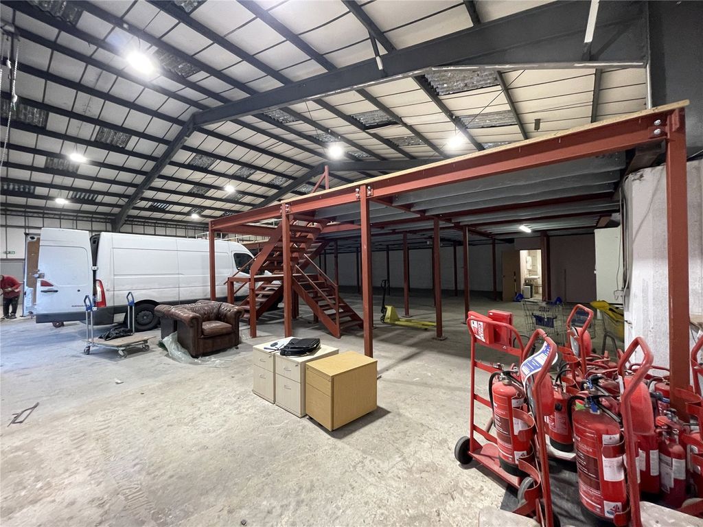 Property photo 2 of 10 Picture No. 13