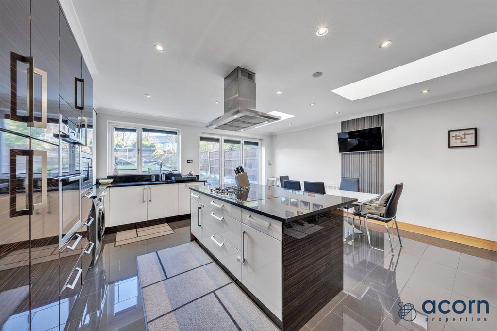 Property photo 2 of 23 Picture No. 08