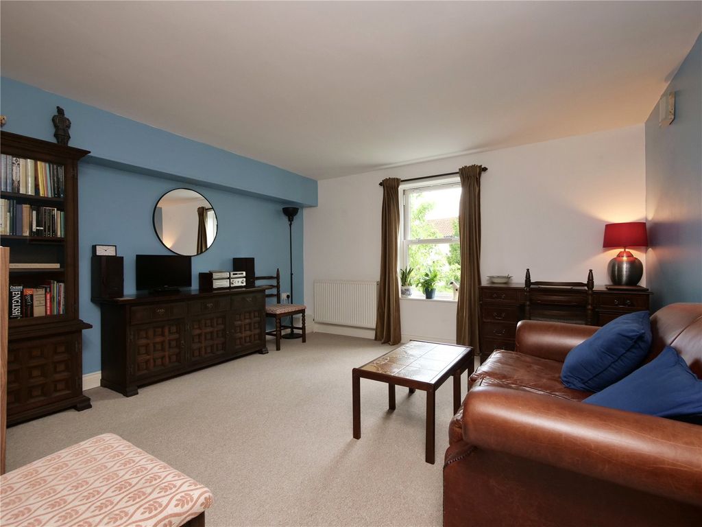 Property photo 3 of 11 Picture No. 08