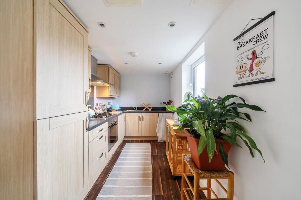 Property photo 3 of 12 Kitchen