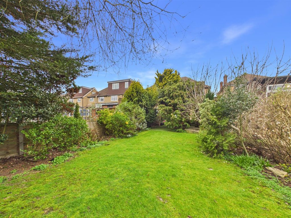 Property photo 3 of 12 Cam05080G0-Pr0301-Still015.Jpg