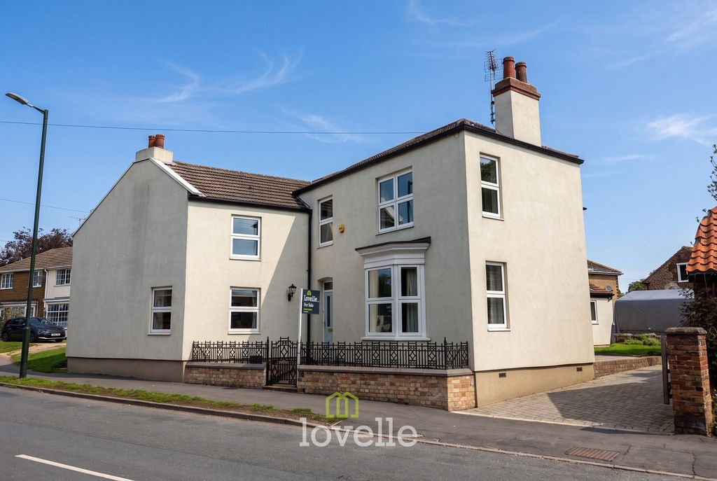 Property photo 1 of 37