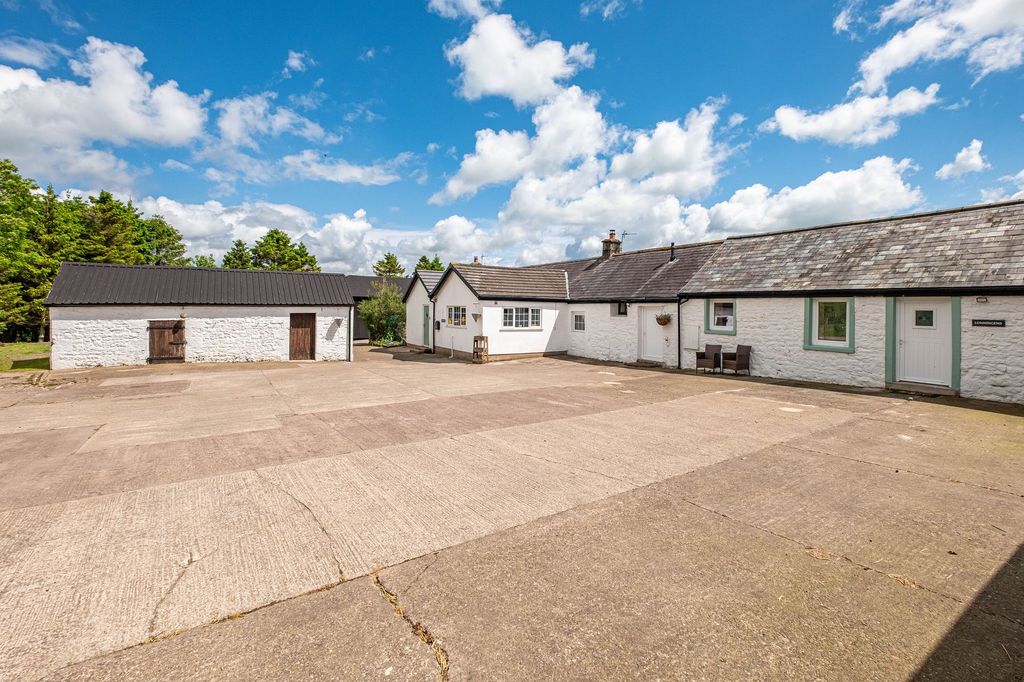 Property photo 2 of 38