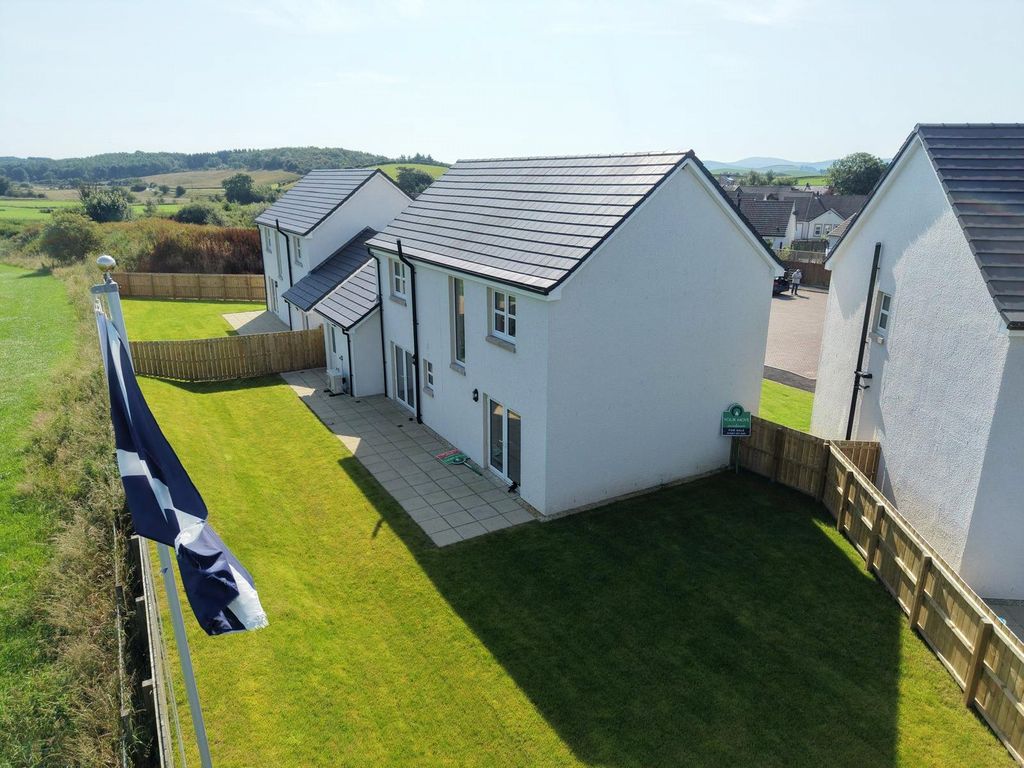 Property photo 2 of 34 Picture No. 01