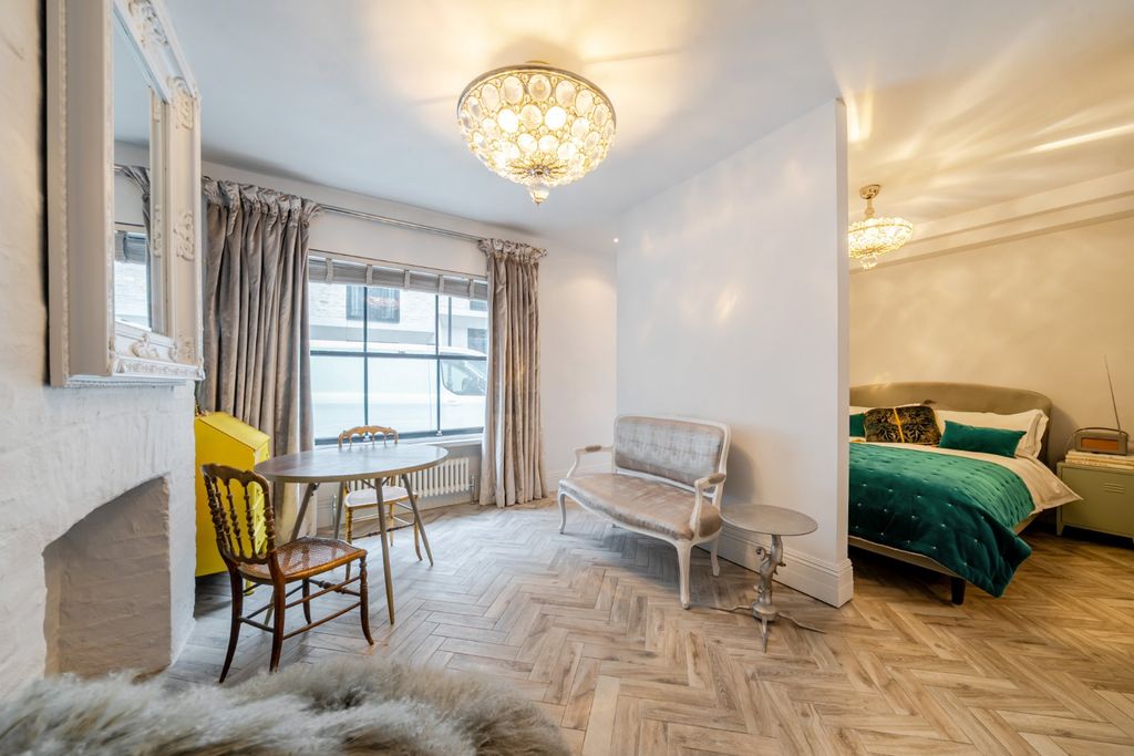 Property photo 2 of 26 Picture No. 27