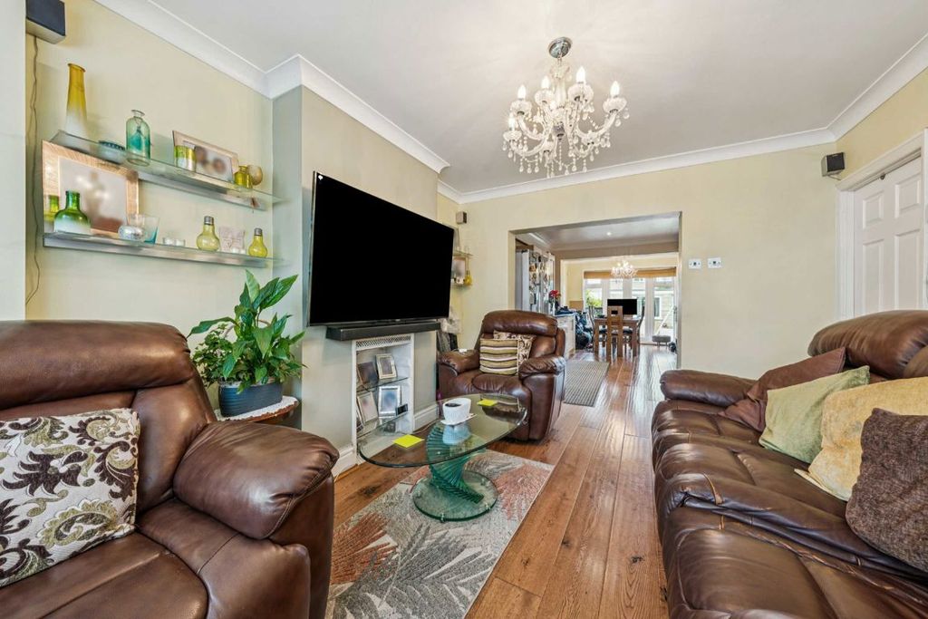 Property photo 3 of 6