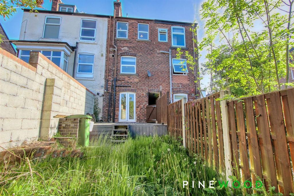Property photo 2 of 12 Rear
