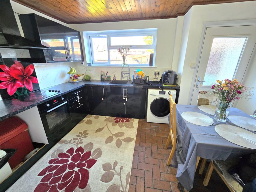 Property photo 3 of 10 Kitchen/Diner