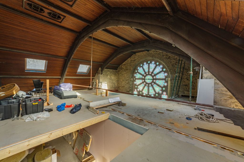 Property photo 2 of 28