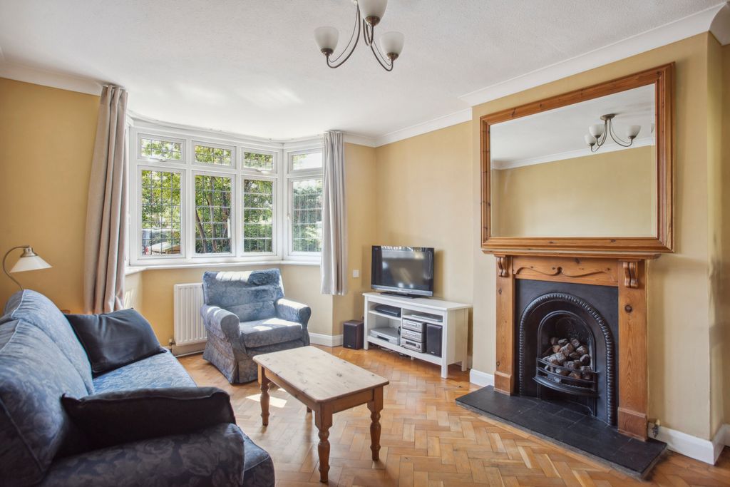 Property photo 2 of 11