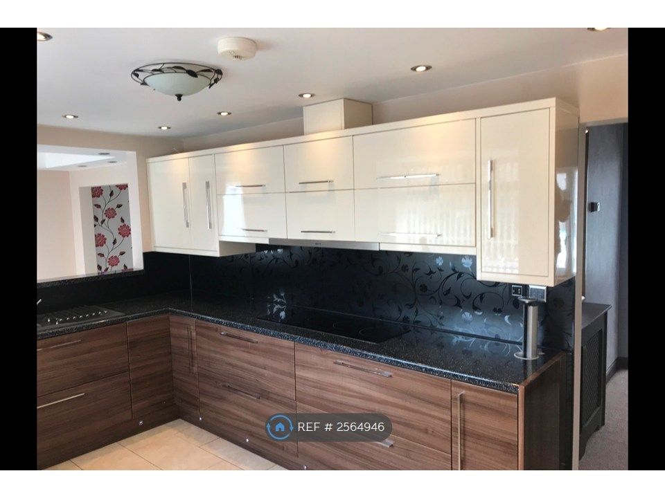 Property photo 2 of 35