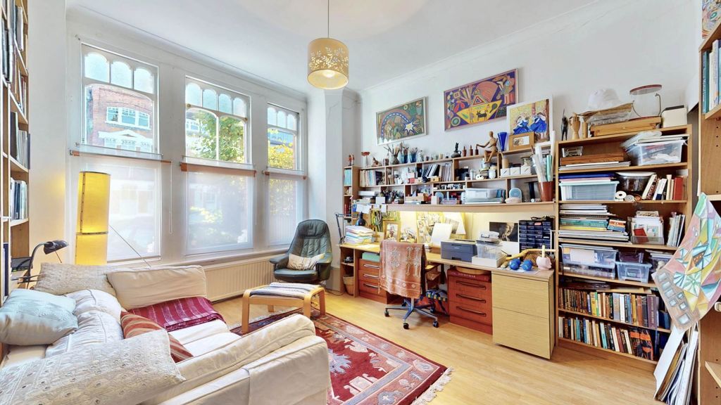 Property photo 3 of 18