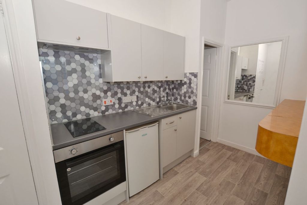 Property photo 1 of 3