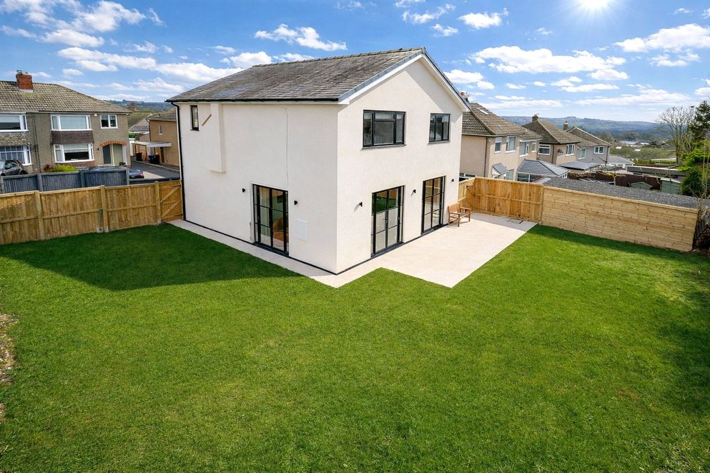 Property photo 2 of 26 Picture No. 03