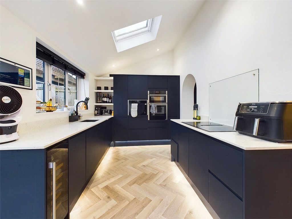 Property photo 3 of 19 Picture No. 20