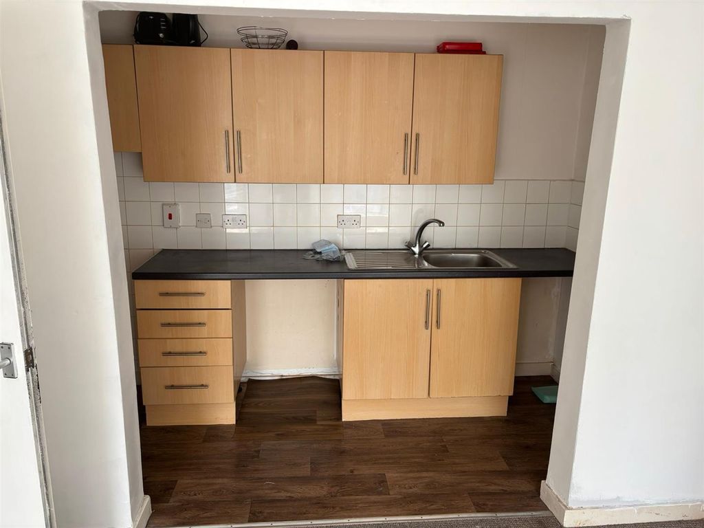 Property photo 3 of 6 2B.Jpg