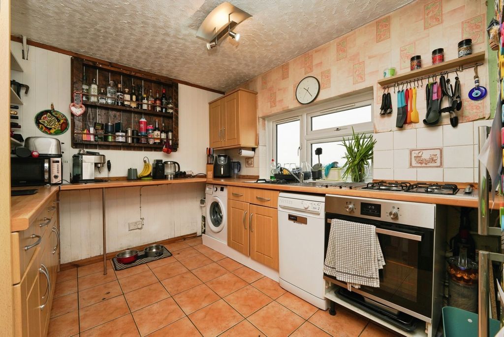 Property photo 2 of 8 Pbox-Img.Jpg