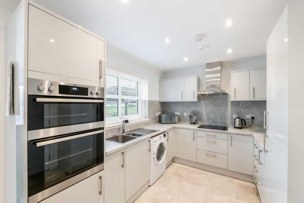 Property photo 2 of 30 Kitchen