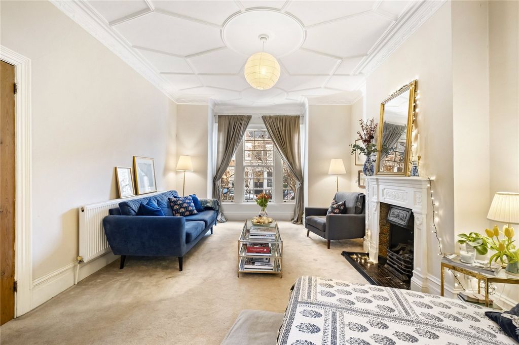 Property photo 2 of 33 Picture No. 46