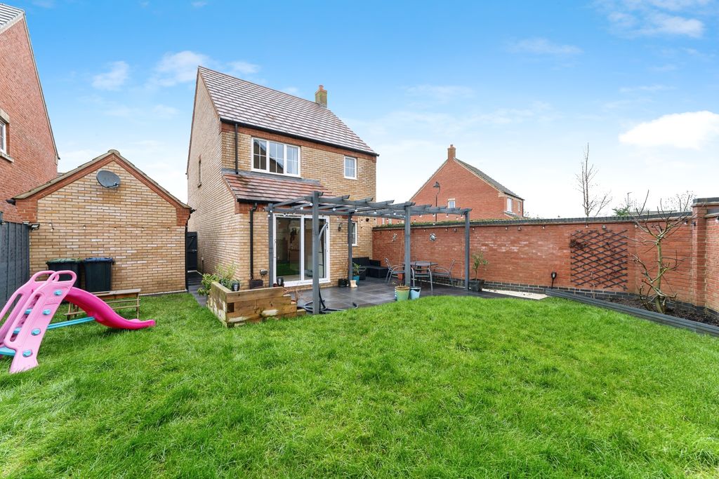 Property photo 3 of 20 Rear Aspect