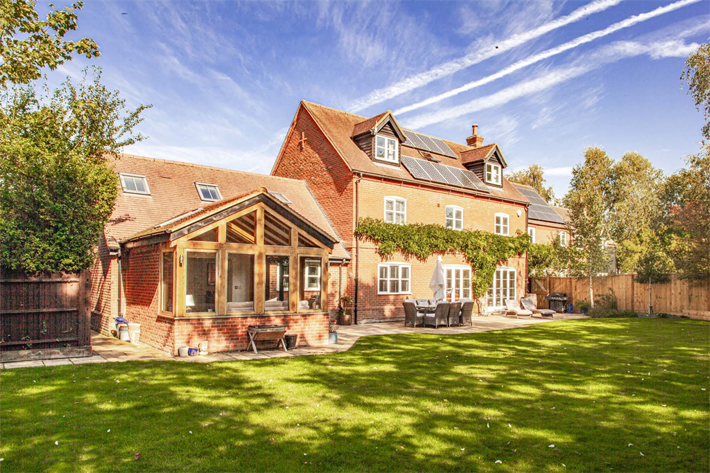 Property photo 2 of 14