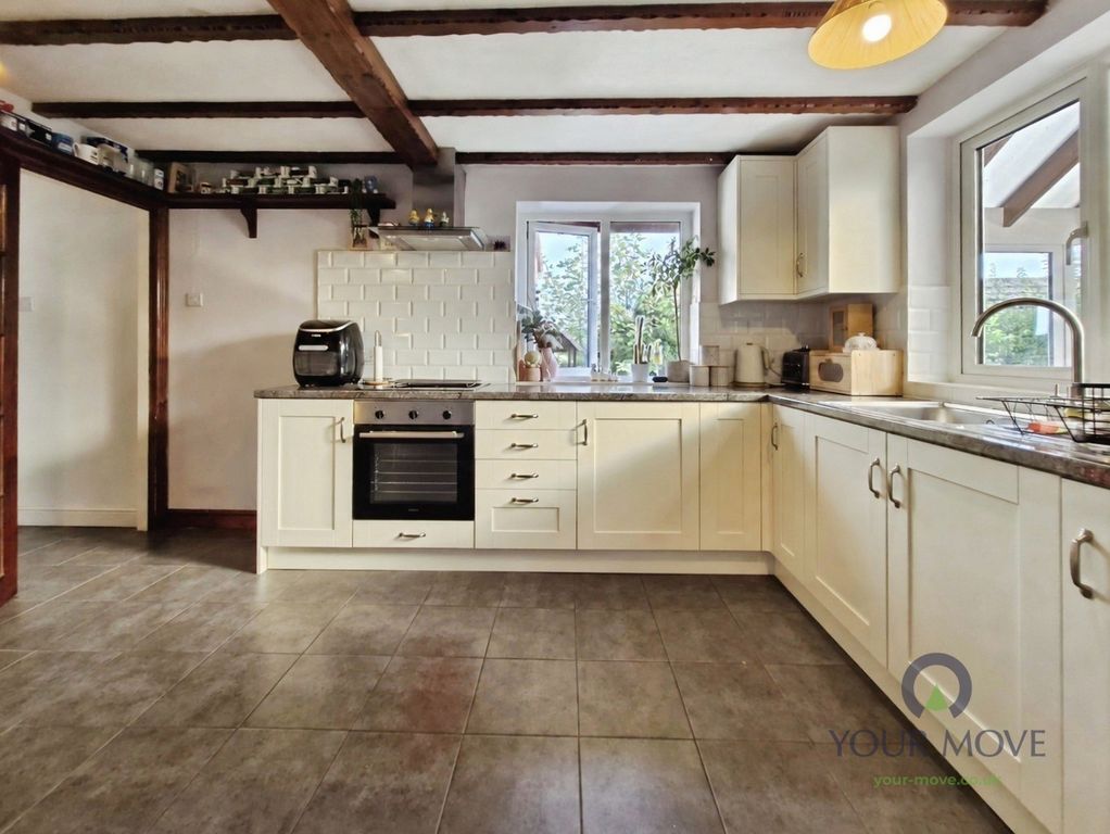 Property photo 3 of 18 Kitchen/Diner