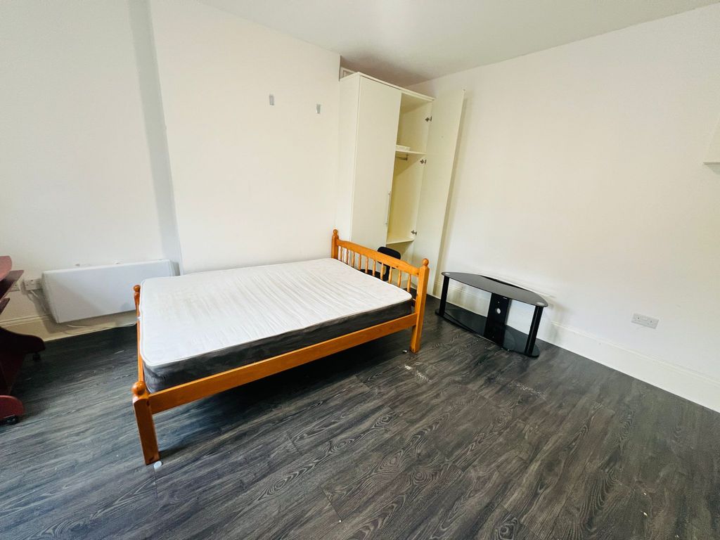 Property photo 2 of 3