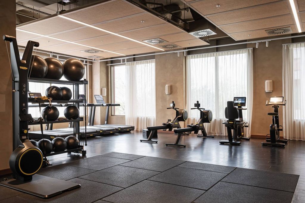 Property photo 2 of 32