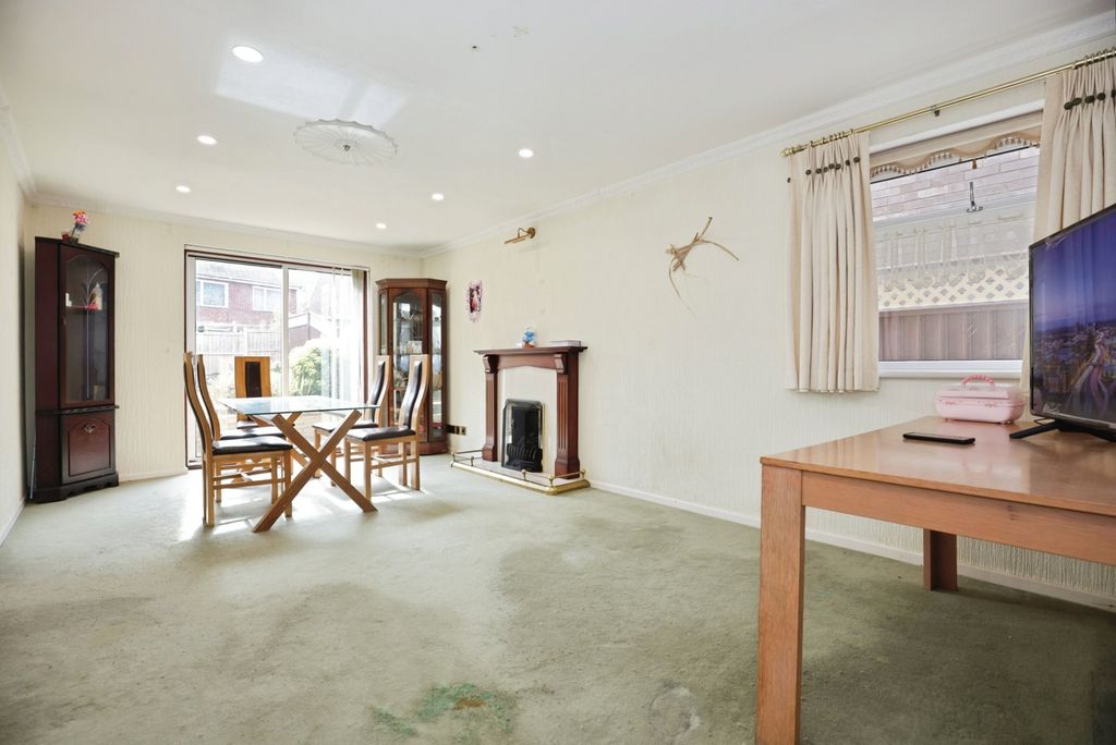 Property photo 3 of 16 Photo