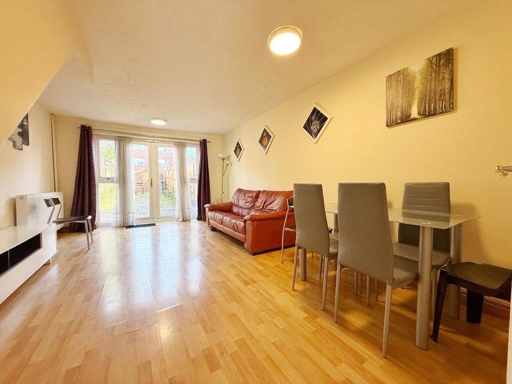 Property photo 3 of 25