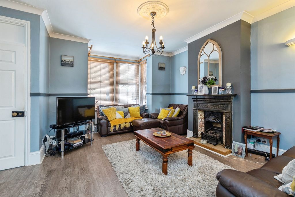Property photo 2 of 17