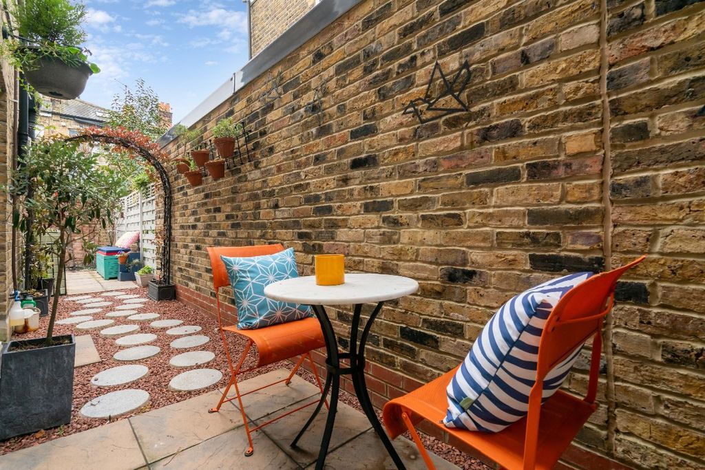 Property photo 3 of 16