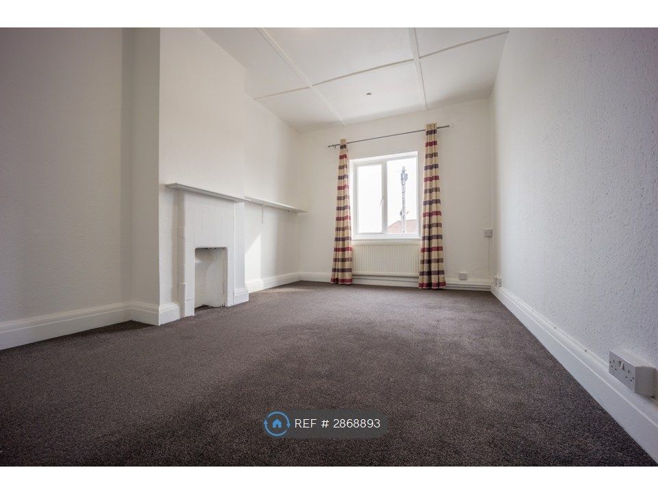 Property photo 2 of 10 Bedroom1