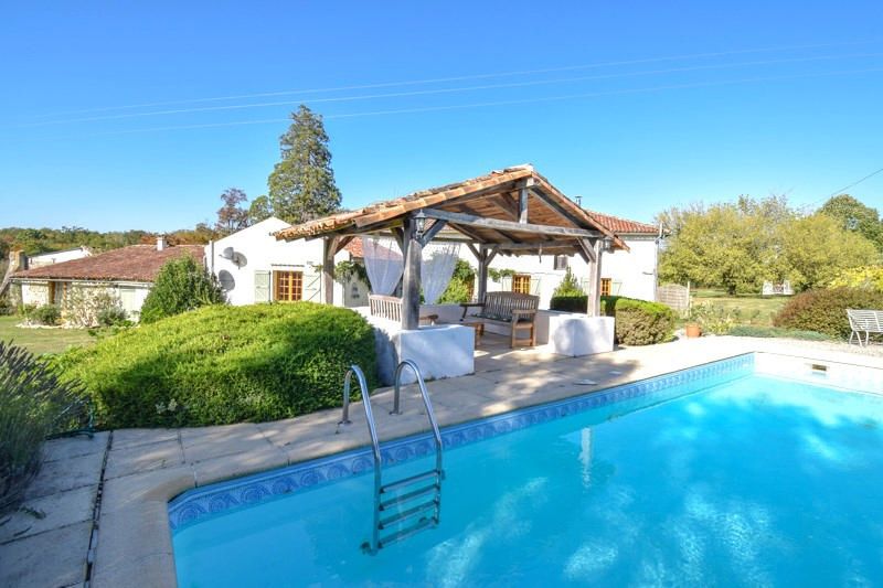 Property photo 1 of 32