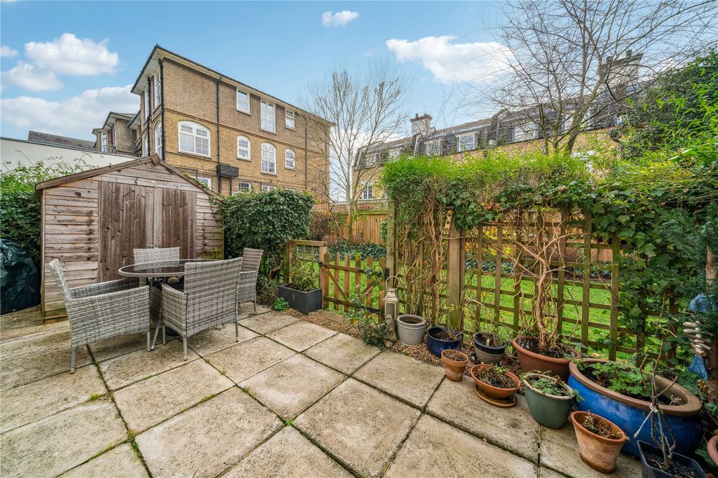 Property photo 2 of 9 Picture No. 14