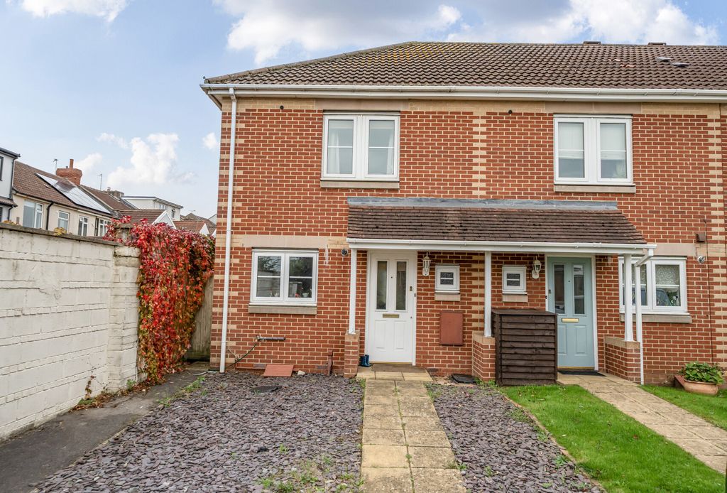 Property photo 1 of 13 1362981-17-68E4Ea...