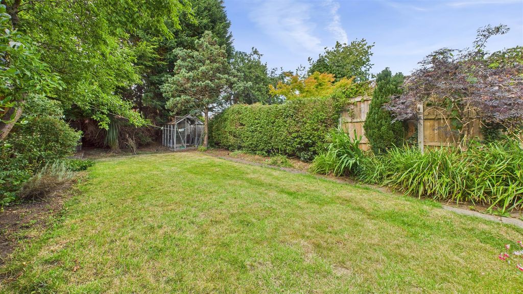 Property photo 2 of 28 Cam05101G0-Pr0053-Still027.Jpg