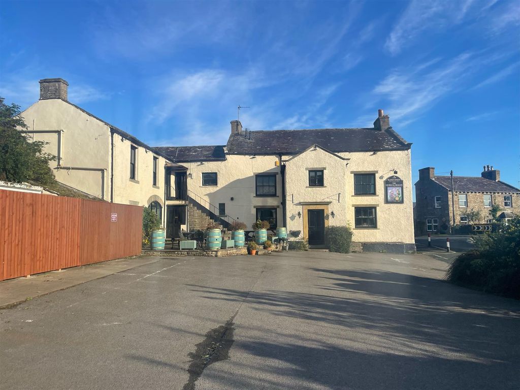 Property photo 2 of 19 Photo 1