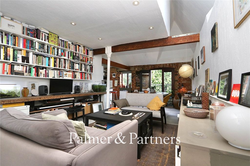 Property photo 3 of 20 Picture No. 06