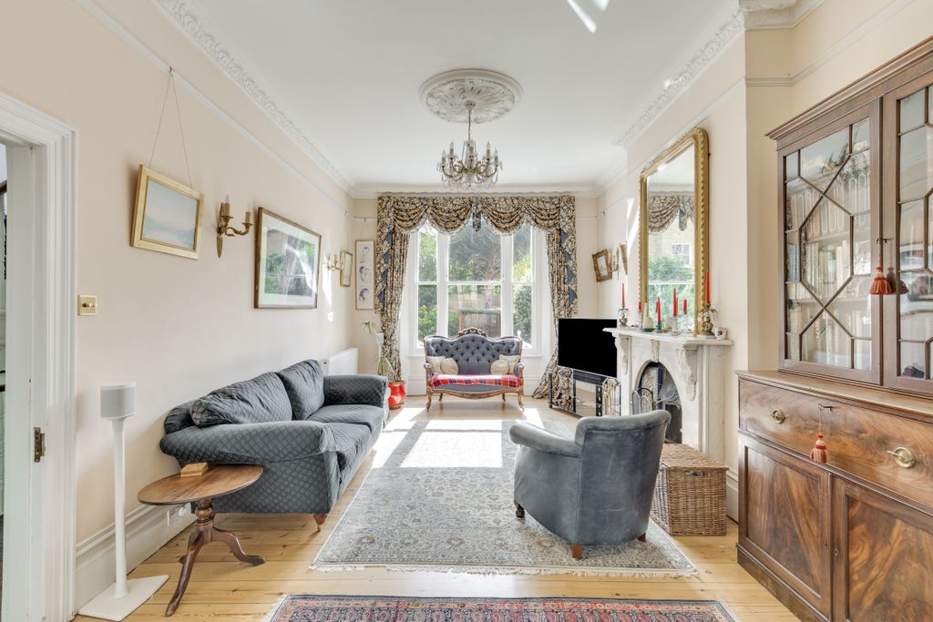 Property photo 3 of 14