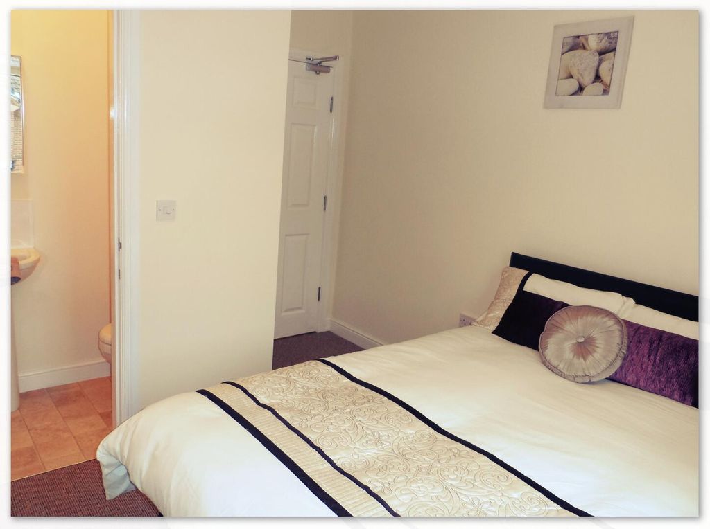 Property photo 1 of 4 Bedroom