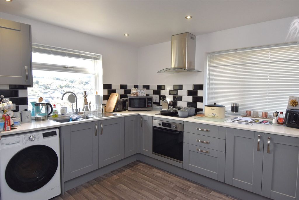 Property photo 2 of 17 Picture No. 38