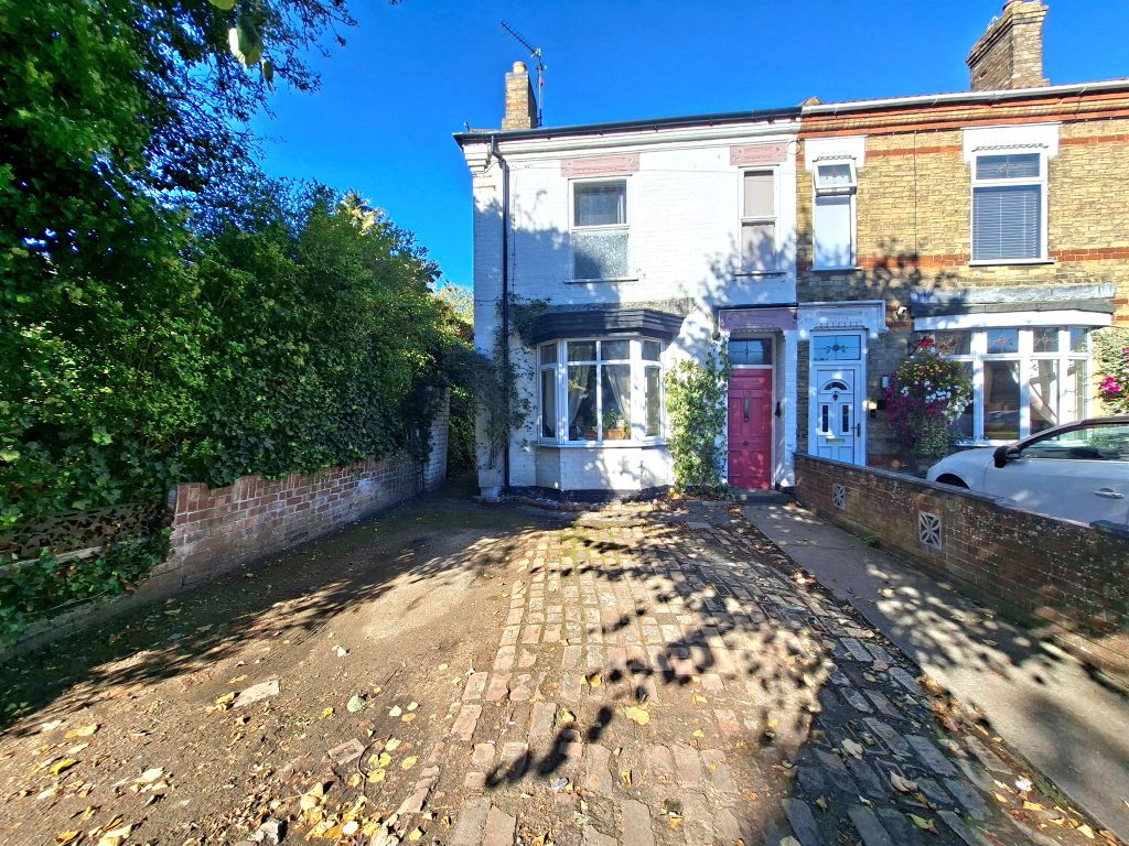 Property photo 1 of 3