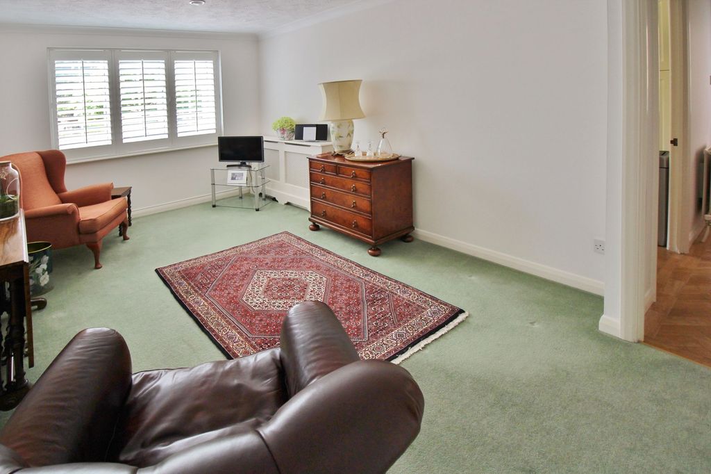 Property photo 2 of 10